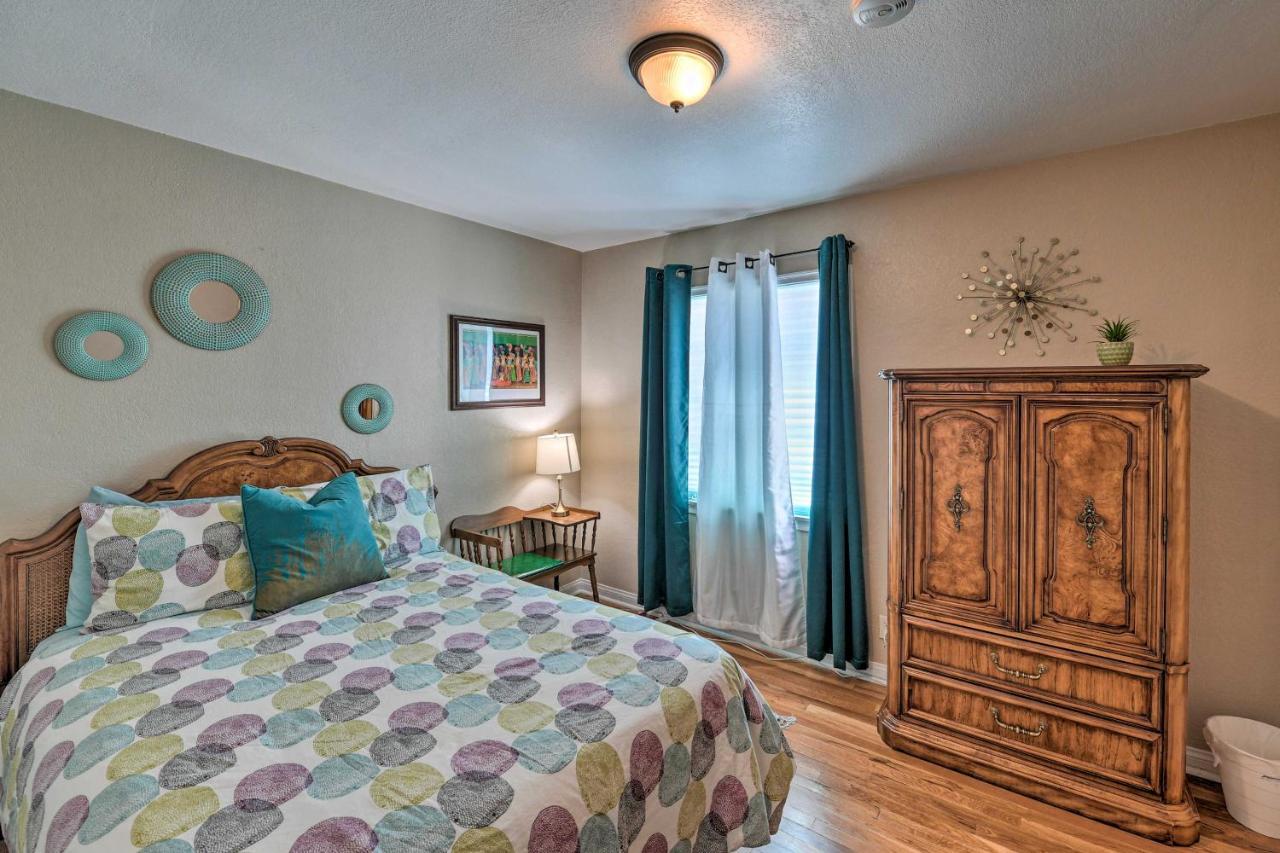 Ferienhaus Vintage Downtown Vegas Retreat Less Than 3 Mi To Strip! Las Vegas